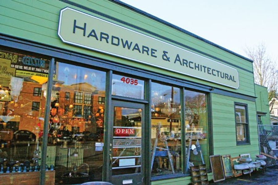 Old Portland Hardware & Architectural 1667 SE Antiques