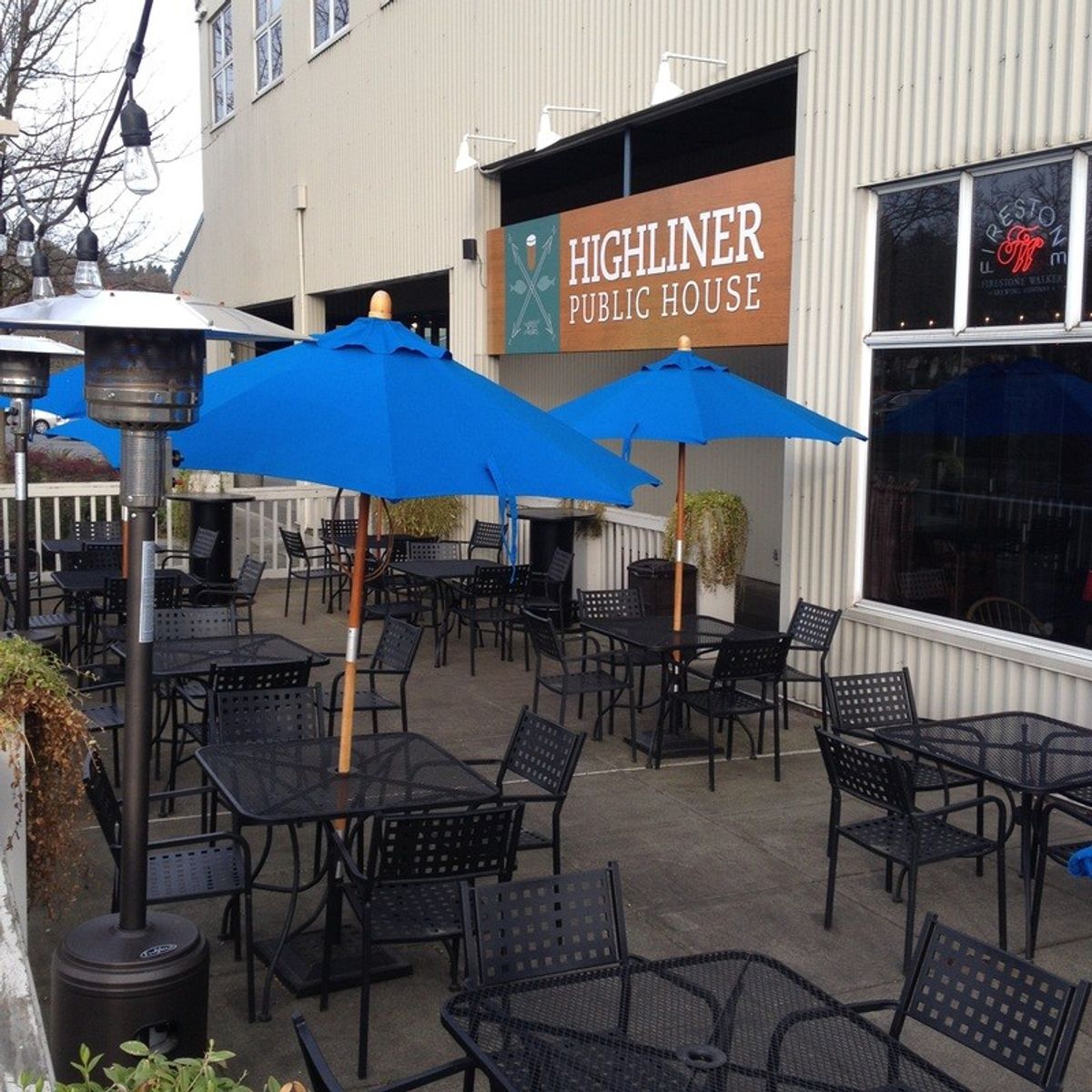 Highliner Pub and Grill at Fisherman's Terminal 3909 18th Ave W