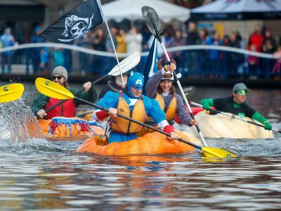It's go, go gourd time at the <a href="https://everout.com/portland/events/west-coast-giant-pumpkin-regatta/e128102/">West Coast Giant Pumpkin Regatta</a>.