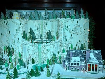 Heading downtown for a holiday dinner or to check out the tree? Swing by The Benson to marvel at their <a href="https://everout.com/portland/events/2022-gingerbread-masterpiece/e134940/">2022 Gingerbread Masterpiece</a>&mdash;a tasty tribute to Multnomah Falls.