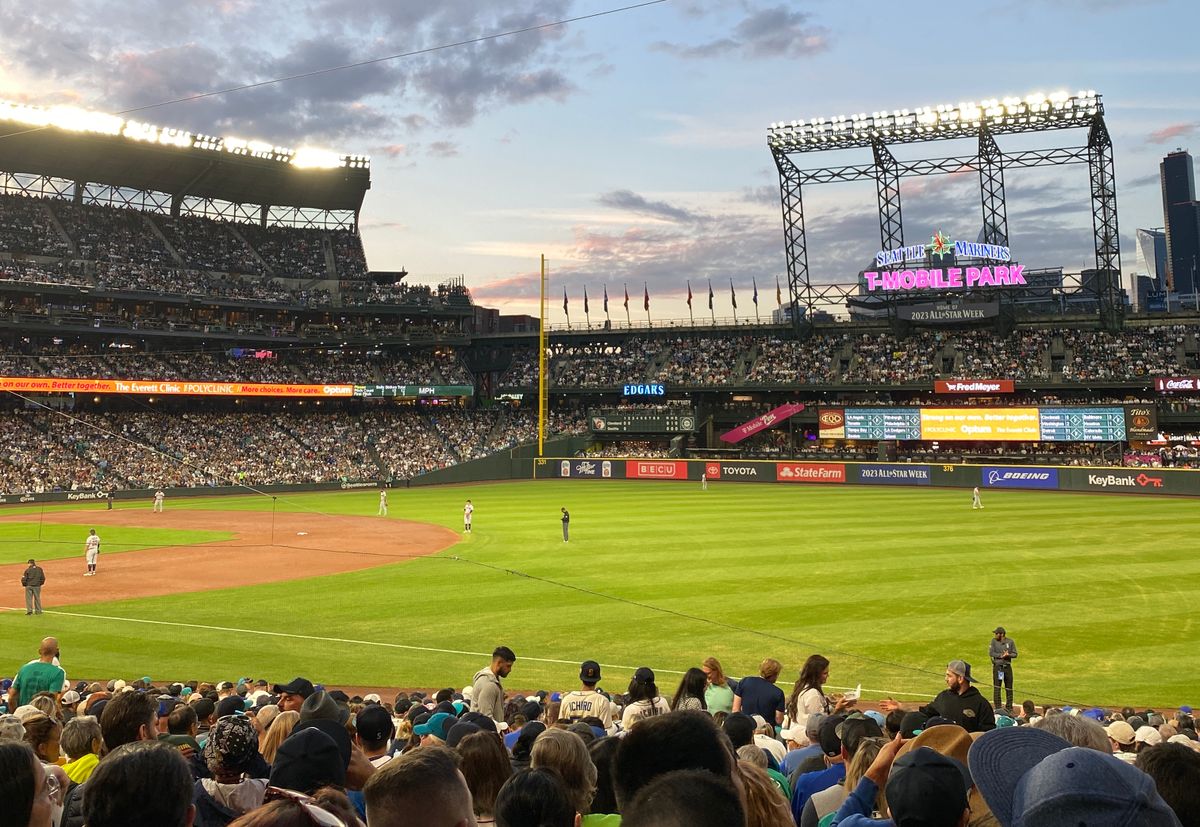 Mariners Team Store - 1250 1st Ave S