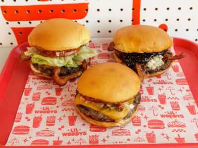 Scoop up some free burgers at <a href="https://everout.com/seattle/search/?q=li%27l%20woody%27s">Li'l Woody's</a> this weekend.