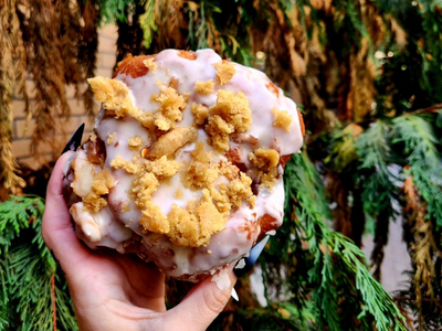 Bite into an apple fritter full of orchard-fresh flavor at <a href="https://everout.com/portland/locations/doe-donuts/l20117/">Doe Donuts</a>.