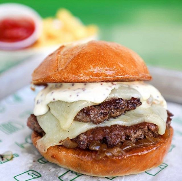 Is Shake Shack really all that? Seattle Times food writer tries the  hamburger chain for the first time