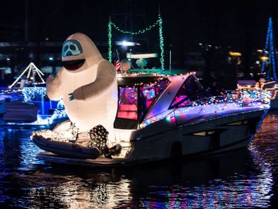 You've got a few options for viewing the <a class="event-header fw-bold" href="https://everout.com/seattle/events/christmas-ship-parade-of-boats/e156616/">Christmas Ship Parade of Boats</a>.