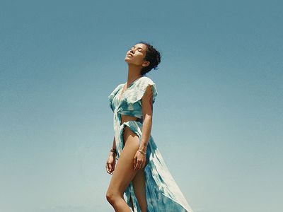 <span style="font-weight: 400;">Grammy-nominated R&amp;B gem </span><a href=index-966.html style="font-weight: 400;">Jhen&eacute; Aiko</span></a><span style="font-weight: 400;"> has dropped dates for the Magic Hour tour&mdash;her first headlining tour in five years.</span>