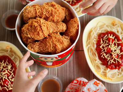 You no longer have to leave Seattle city limits to get your hands on some Chickenjoy from <a class="add-to-list-link" href="https://everout.com/seattle/locations/jollibee/l44298/" data-model="attractions.location" data-oid="44298">Jollibee</a>.