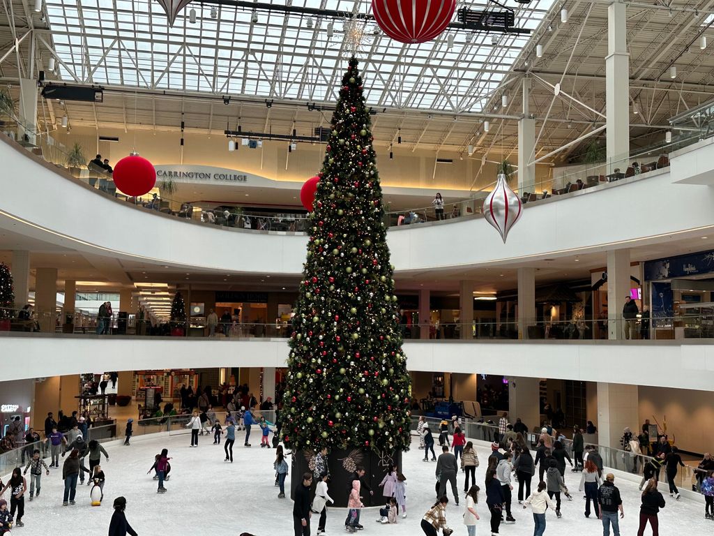Where to Go Ice Skating in Portland This Winter - EverOut Portland